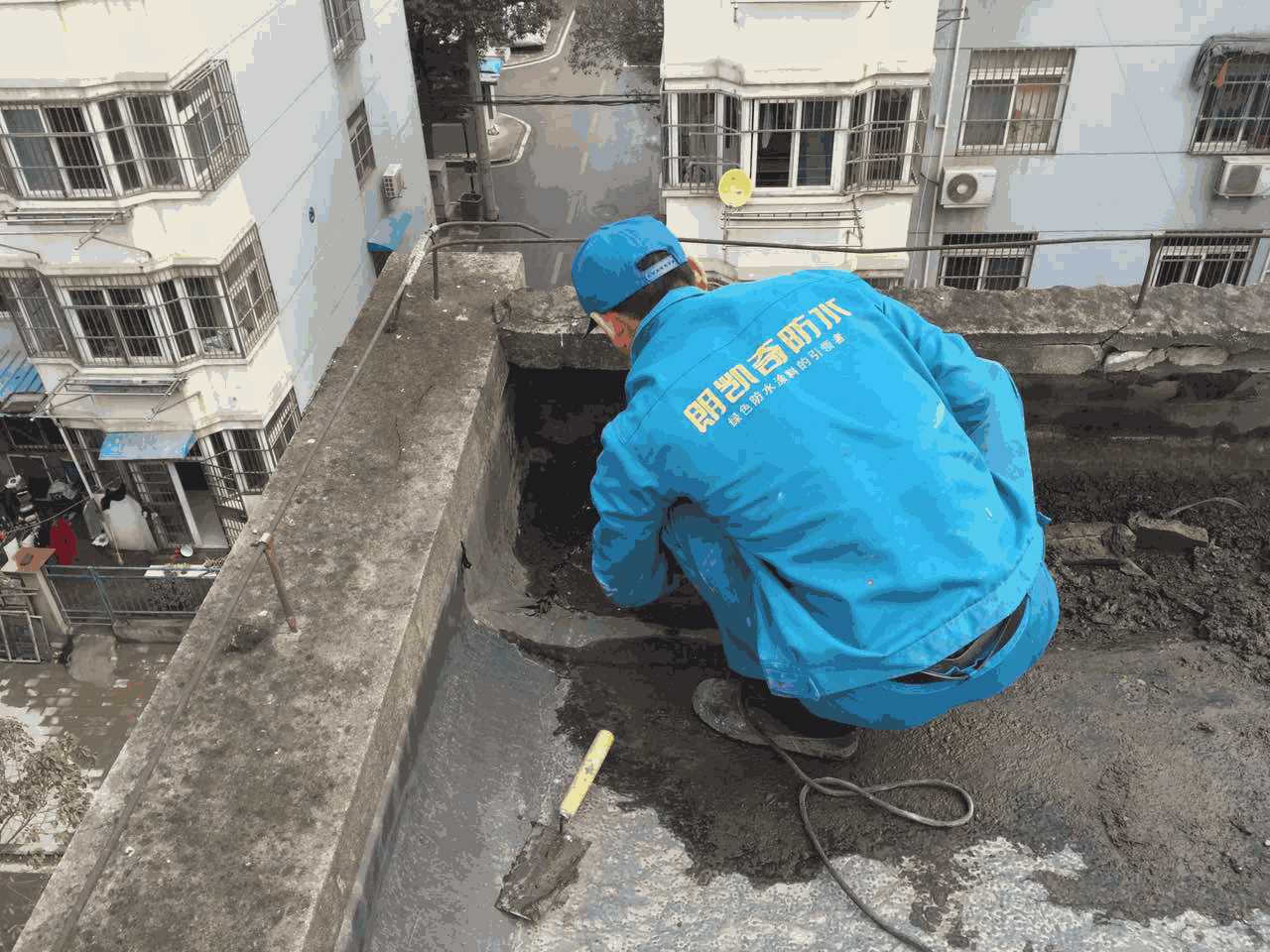 聚氨酯防水涂料,防水涂料施工,防水材料厂家,朗凯奇防水