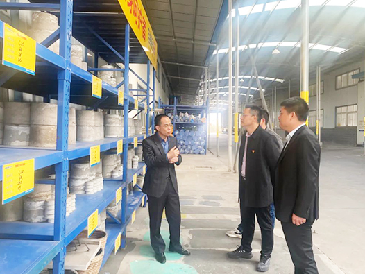 庐江县县委常委、同大镇政府领导一行莅临朗凯奇生产基地考察指导工作