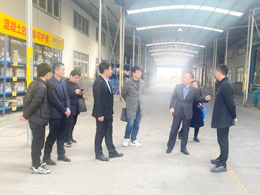 庐江县县委常委、同大镇政府领导一行莅临朗凯奇生产基地考察指导工作